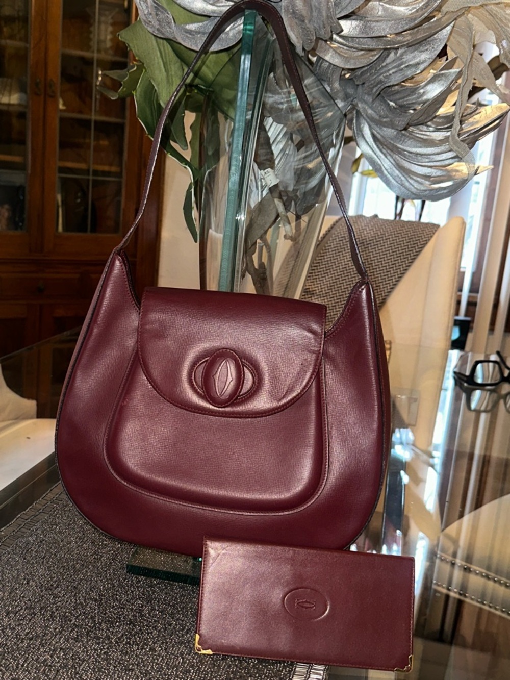 Cartier Red Burgundy
Leather Medium
Shoulder Bag